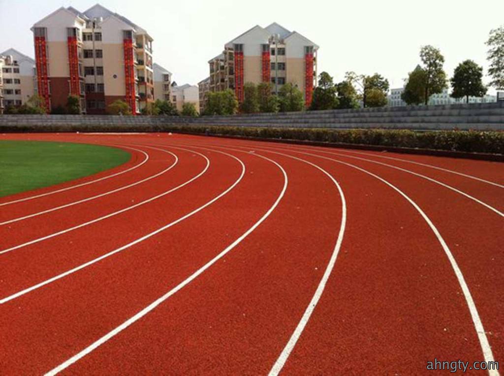 合肥塑胶跑道施工，你知道塑胶跑道为什么是红色的吗？